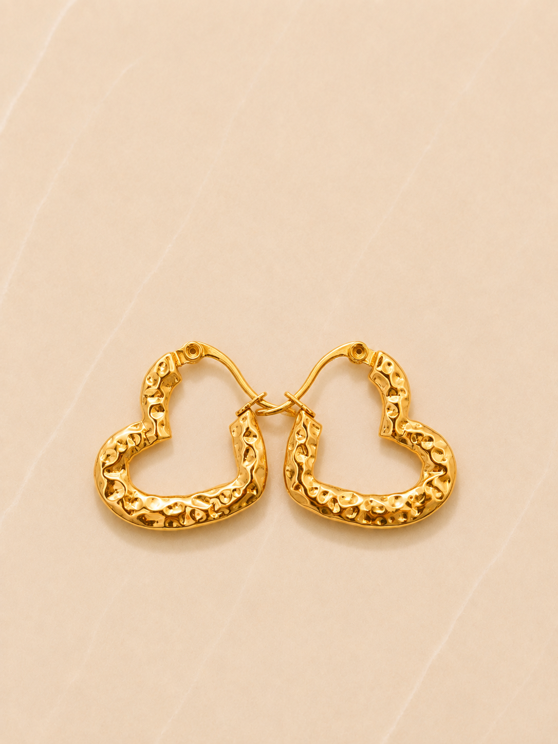 LOVE AFFAIR - A Story Worn Close to the Heart